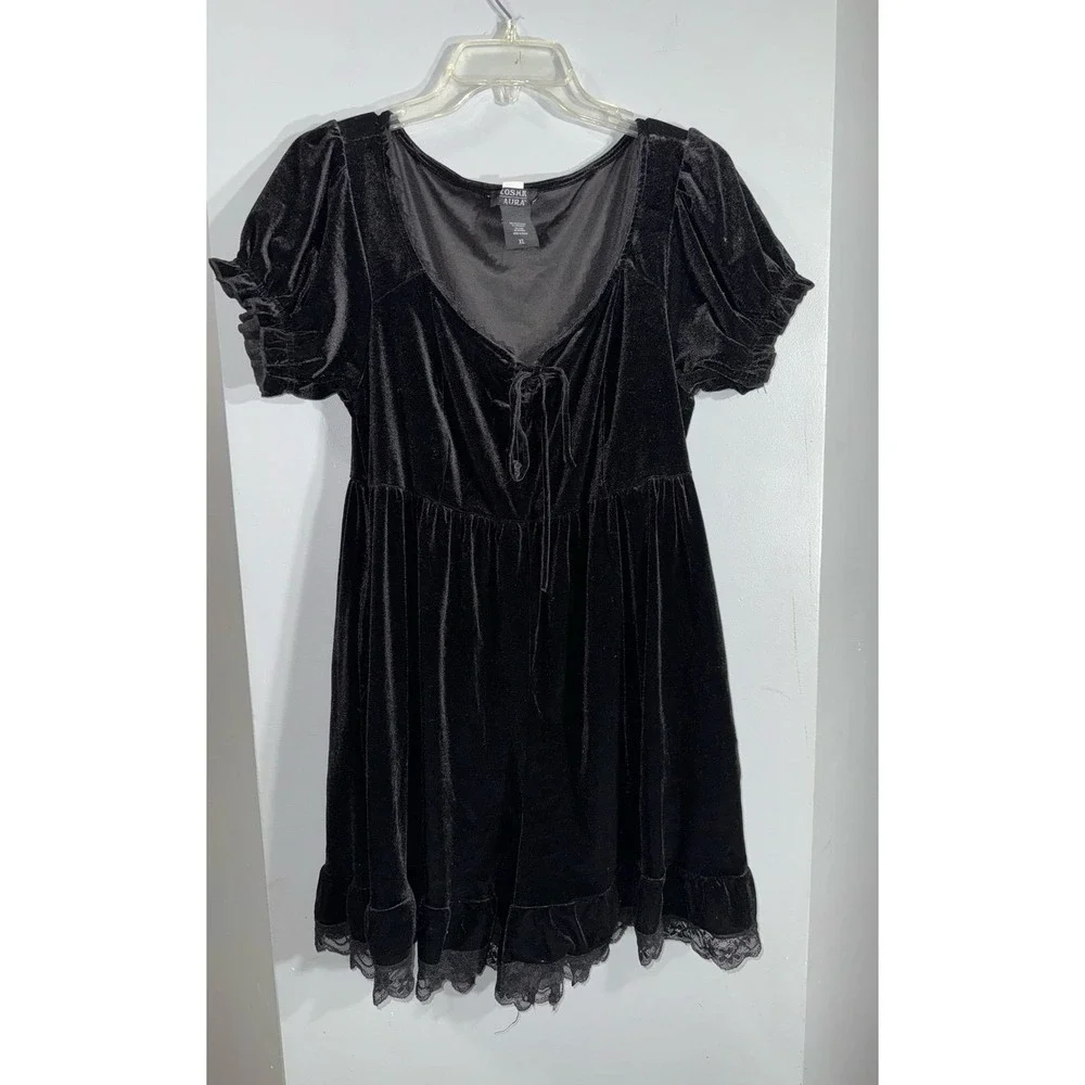 Cosmic Aura Black velvet lace romper - Picture 3 of 9